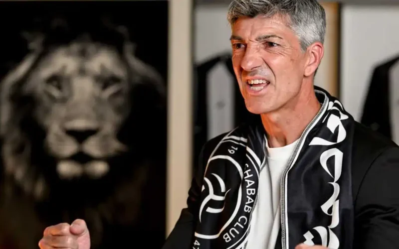 بديل إسباني مرتقب.. إدارة الشباب تطيح بمدرب الفريق وتحدد موعد الإعلان للمشجعين